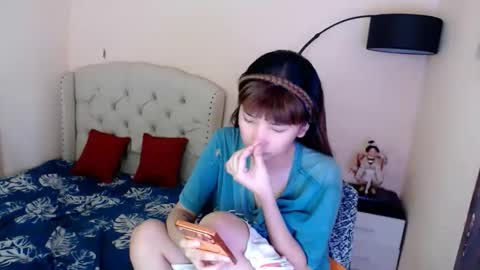 Snapshot of shantalfoxxy chatting on June 2026 12:32:02 AM SHANTA FOX s online show from June 2026 12:32:02 AM