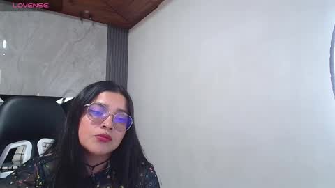 Shantall online show from October 2025 08:20:02 PM