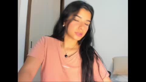 Snapshot of shara_jones chatting on February 2025 06:07:02 AM Sara online show from February 2025 06:07:02 AM