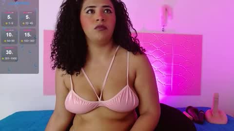 sharamadison online show from November 2025 01:22:01 PM