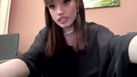 Snapshot of shareecacciatore chatting on May 2026 03:06:01 PM Kira online show from May 2026 03:06:01 PM