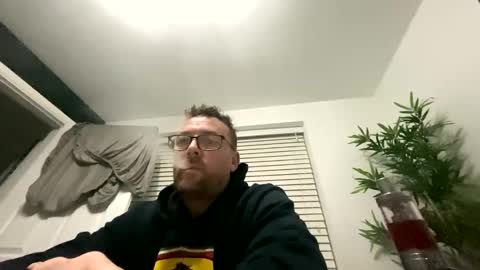 Snapshot of sharksboy16 chatting on January 2025 06:20:01 AM Sharksboy online show from January 2025 06:20:01 AM