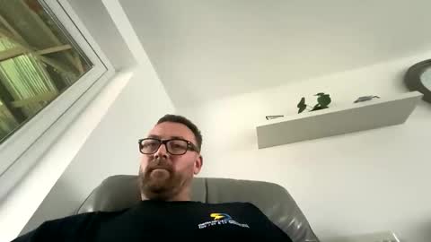 Snapshot of sharksboy16 chatting on November 2025 01:32:02 PM Sharksboy online show from November 2025 01:32:02 PM