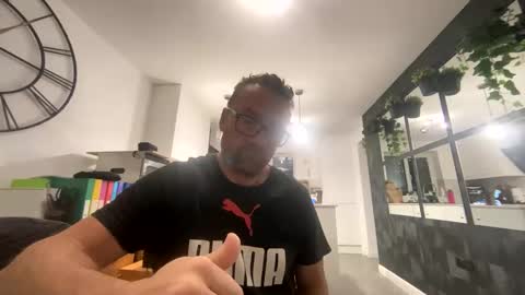 Snapshot of sharksboy16 chatting on March 2026 06:04:02 AM Sharksboy online show from March 2026 06:04:02 AM