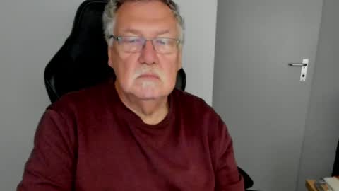 Snapshot of sharlots_pet chatting on May 2026 10:36:01 AM sharlots_pet online show from May 2026 10:36:01 AM