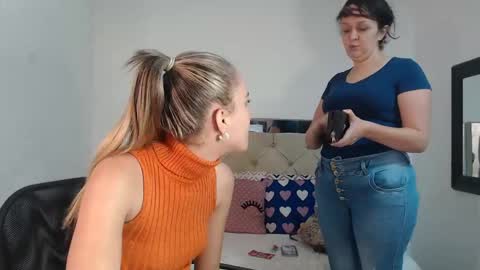 Snapshot of sharlotte__jones chatting on February 2025 02:00:02 PM Sara online show from February 2025 02:00:02 PM