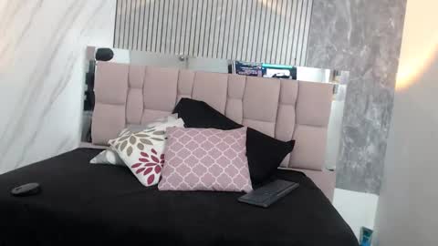 Snapshot of sharlotte__jones chatting on November 2025 12:14:02 PM Sara online show from November 2025 12:14:02 PM