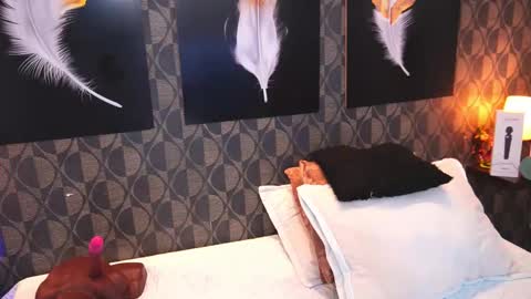 Sharom  online show from February 2026 07:01:02 PM