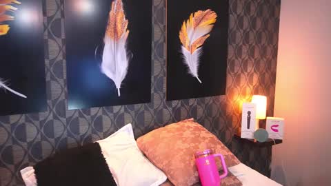 Sharom  online show from March 2026 07:13:02 PM