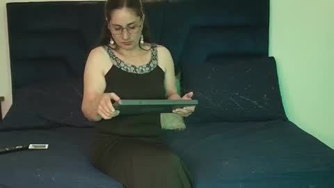 Snapshot of sharon_stone_5 chatting on November 2025 01:10:01 PM sharon_stone_5 online show from November 2025 01:10:01 PM