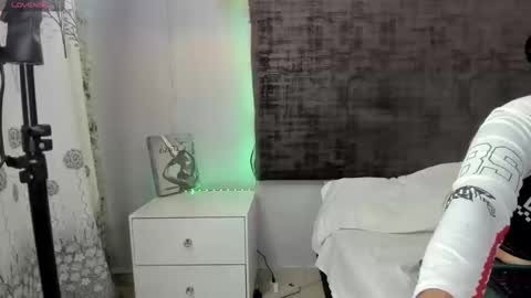 Snapshot of sharoncute16 chatting on September 2025 09:19:01 PM sharoncute16 online show from September 2025 09:19:01 PM