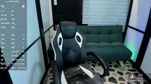 sharonqueen1_ online show from September 2025 06:20:01 PM