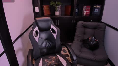 sharonqueen1_ online show from November 2025 12:38:01 PM