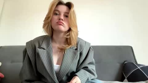 Delia online show from March 2026 01:12:02 PM