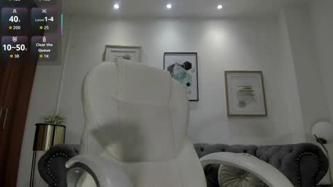 shary_leon_ online show from April 2026 07:00:01 PM