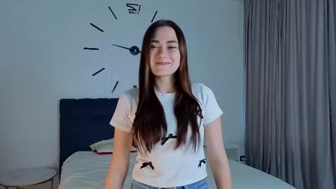 Snapshot of shavonneuriegas chatting on July 2026 04:04:02 PM Emma online show from July 2026 04:04:02 PM