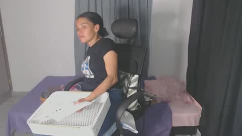 Shayna online show from January 2025 03:00:01 AM