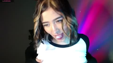 Snapshot of she_alice chatting on April 2026 04:49:02 AM she_alice online show from April 2026 04:49:02 AM