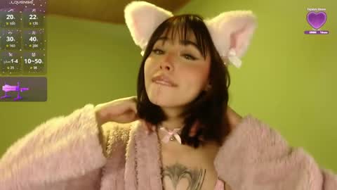 Snapshot of she_alice chatting on May 2026 05:02:02 AM she_alice online show from May 2026 05:02:02 AM