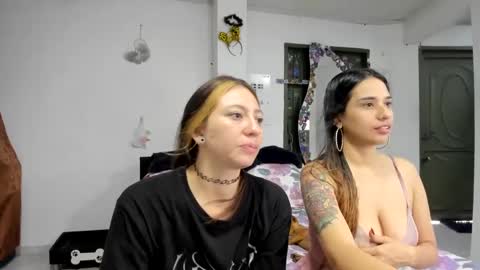 Snapshot of sheandhex chatting on September 2025 08:33:01 PM katrin and Aaron online show from September 2025 08:33:01 PM