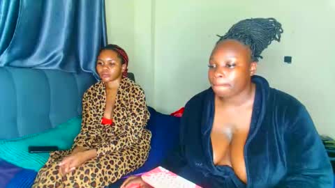 shee13 online show from November 2025 08:33:02 PM