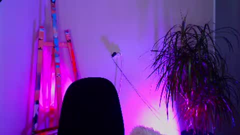 Snapshot of sheeeeesh_gurl chatting on December 2024 06:23:01 AM sheeeeesh_gurl online show from December 2024 06:23:01 AM