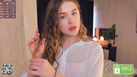 Snapshot of sheenaeast chatting on January 2025 06:58:02 AM Violet online show from January 2025 06:58:02 AM