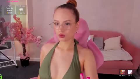 Snapshot of shei1a_shy chatting on June 2026 09:18:02 AM Amely online show from June 2026 09:18:02 AM