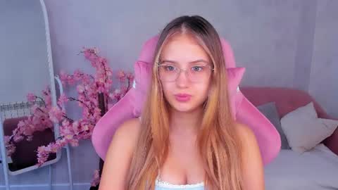 Snapshot of shei1a_shy chatting on June 2026 05:02:02 AM Amely online show from June 2026 05:02:02 AM