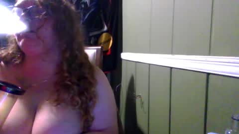Snapshot of shelbyannn chatting on July 2026 02:06:02 AM Red online show from July 2026 02:06:02 AM