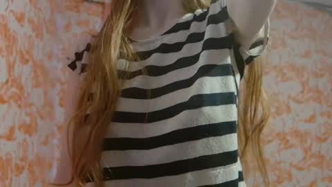 Snapshot of shelikessoymilk chatting on March 2026 10:11:01 PM Erika online show from March 2026 10:11:01 PM