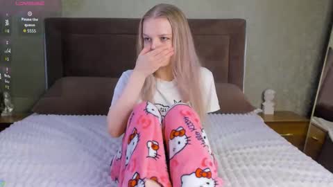 Snapshot of shellyboom chatting on November 2025 04:53:01 PM shellyboom online show from November 2025 04:53:01 PM