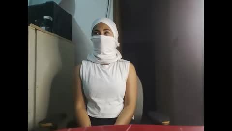 shelovesthemask online show from October 2025 05:52:01 AM