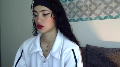 Snapshot of shelsy_d chatting on April 2026 09:15:02 PM S H E L S Y online show from April 2026 09:15:02 PM