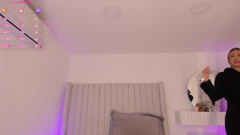 Snapshot of shelynna_azzul chatting on July 2026 12:19:02 PM shelynna_azzul online show from July 2026 12:19:02 PM