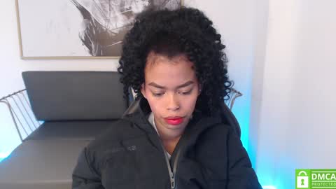 Snapshot of shenna_brunette_ chatting on January 2025 01:04:02 PM Shenna online show from January 2025 01:04:02 PM