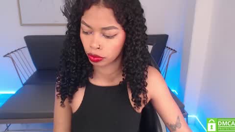 Snapshot of shenna_brunette_ chatting on February 2025 04:25:01 PM Shenna online show from February 2025 04:25:01 PM