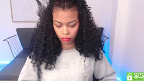 Snapshot of shenna_brunette_ chatting on February 2025 01:32:01 PM Shenna online show from February 2025 01:32:01 PM