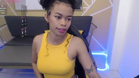 Snapshot of shenna_brunette_ chatting on March 2025 01:08:01 PM Shenna online show from March 2025 01:08:01 PM