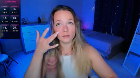 Sheril online show from October 2025 03:09:01 PM