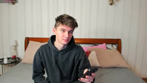 Max online show from September 2025 07:30:02 PM