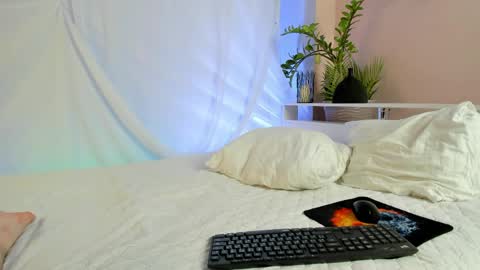 Max online show from April 2026 07:22:01 PM