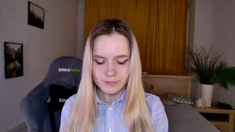 Snapshot of sherributlers chatting on April 2026 05:43:01 AM Sweet Sherri online show from April 2026 05:43:01 AM