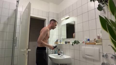 phil. online show from November 2025 05:58:02 PM