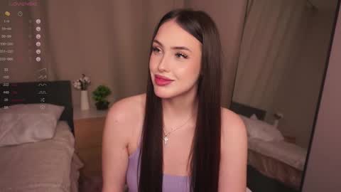 Snapshot of shilahillebrano chatting on November 2025 04:43:02 PM Mia online show from November 2025 04:43:02 PM