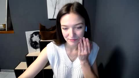 Snapshot of shining_pearl chatting on June 2026 07:43:01 AM Jesica online show from June 2026 07:43:01 AM