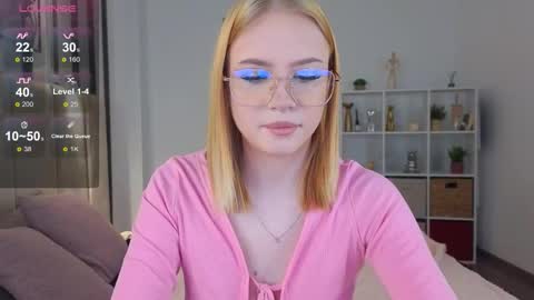 shinyluna online show from November 2025 10:01:02 AM