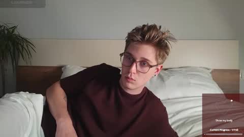 Matthew online show from November 2025 06:19:02 PM