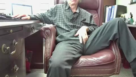 nikolas send dm for an appointment online show from October 2025 04:20:02 PM