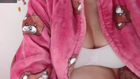 Snapshot of shopiagarcia_ chatting on January 2025 02:32:02 AM lamai online show from January 2025 02:32:02 AM